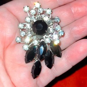 Beautiful vintage broach